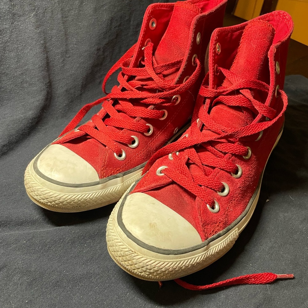 Converse Red High-Tops